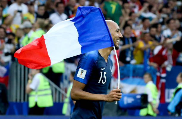 显然并不满 显然并不满